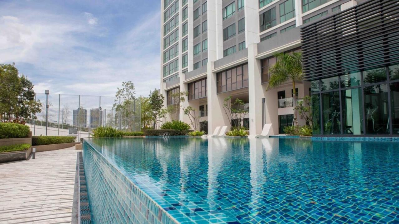 Greenfield Residence Bandar Sunway Петалинг-Джая Экстерьер фото